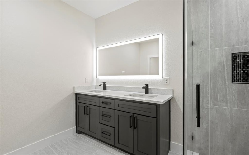 1527 S Denley Drive, Dallas, TX 75216, 4 Habitaciones Habitaciones , ,2 BañosBaños,Residential,En Venta,1527 S Denley Drive,20954677