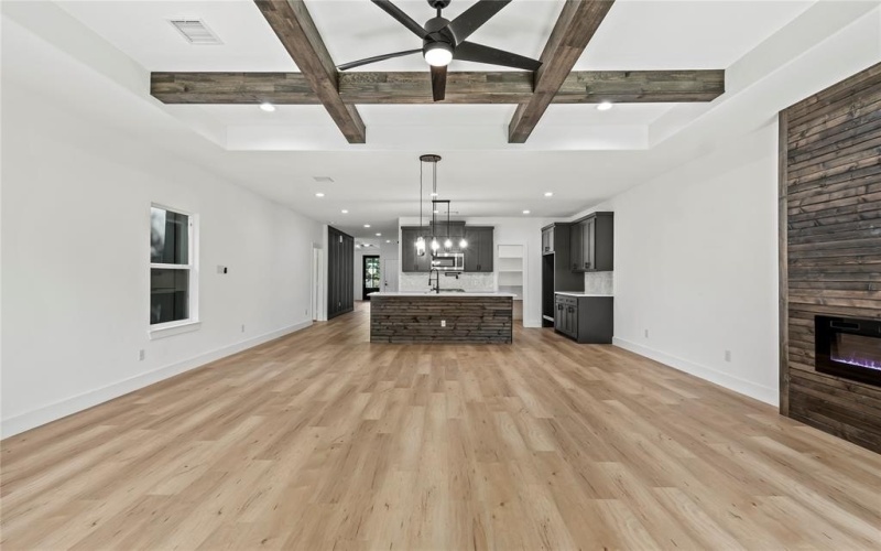 1527 S Denley Drive, Dallas, TX 75216, 4 Habitaciones Habitaciones , ,2 BañosBaños,Residential,En Venta,1527 S Denley Drive,20954677
