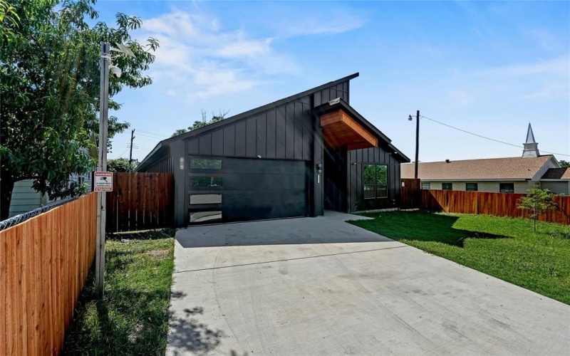 1527 S Denley Drive, Dallas, TX 75216, 4 Habitaciones Habitaciones , ,2 BañosBaños,Residential,En Venta,1527 S Denley Drive,20954677