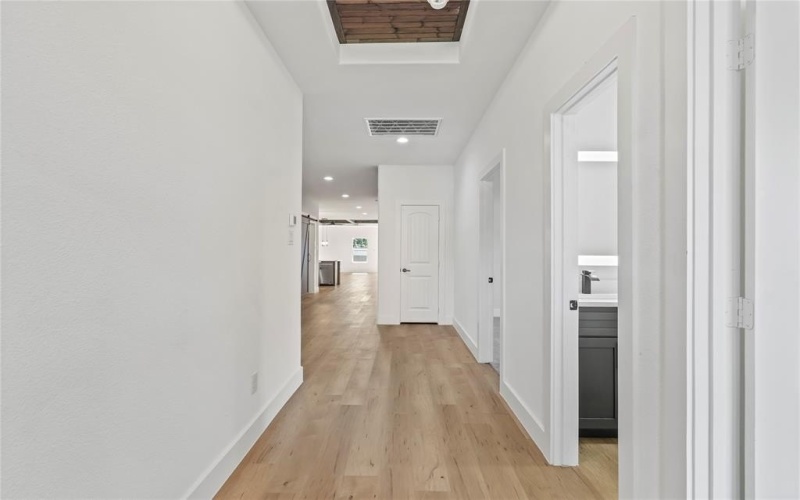 1527 S Denley Drive, Dallas, TX 75216, 4 Habitaciones Habitaciones , ,2 BañosBaños,Residential,En Venta,1527 S Denley Drive,20954677