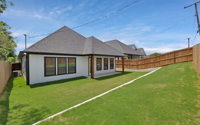 5328 Locke Avenue, Fort Worth, TX 76107, 4 Habitaciones Habitaciones , ,2 BañosBaños,Residential,En Venta,5328 Locke Avenue,20954841