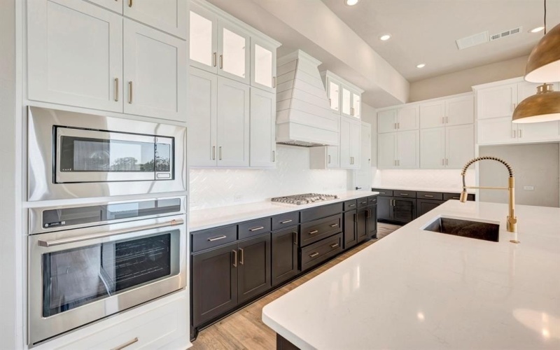 2024 Clearwater Drive, Lakewood Village, TX 75068, 4 Bedrooms Bedrooms, ,3 BathroomsBathrooms,Residential,For Sale,2024 Clearwater Drive,0,20955496