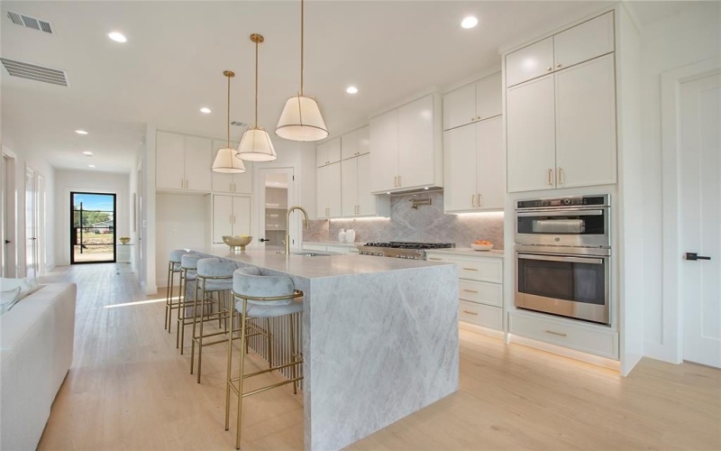 1903 McBroom Street, Dallas, TX 75212, 5 Bedrooms Bedrooms, ,6 BathroomsBathrooms,Residential,For Sale,1903 McBroom Street,20954244