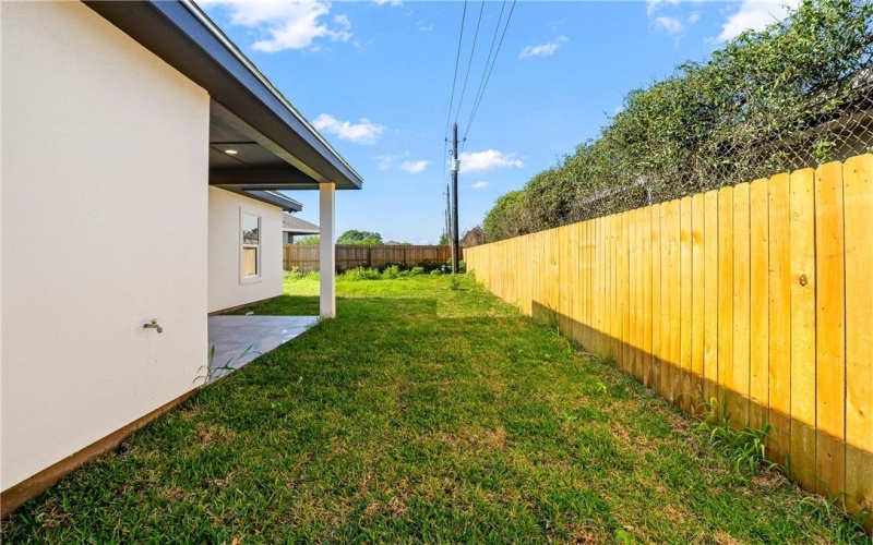 1263 La Esmeralda Drive, Kingsville, TX 78363, 3 Bedrooms Bedrooms, ,2 BathroomsBathrooms,Residential,For Sale,1263 La Esmeralda Drive,0,460010