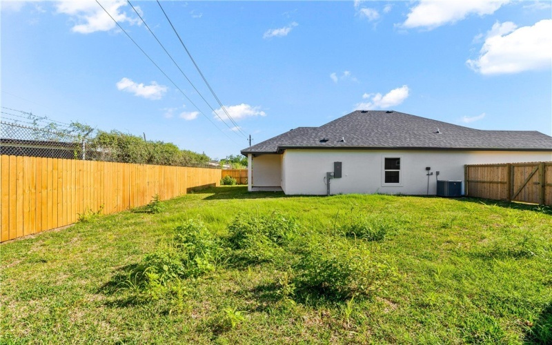 1263 La Esmeralda Drive, Kingsville, TX 78363, 3 Bedrooms Bedrooms, ,2 BathroomsBathrooms,Residential,For Sale,1263 La Esmeralda Drive,0,460010