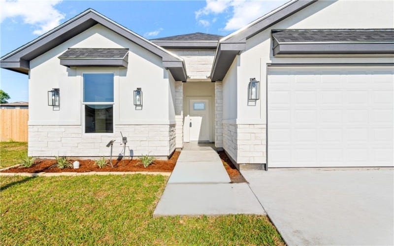 1263 La Esmeralda Drive, Kingsville, TX 78363, 3 Bedrooms Bedrooms, ,2 BathroomsBathrooms,Residential,For Sale,1263 La Esmeralda Drive,0,460010