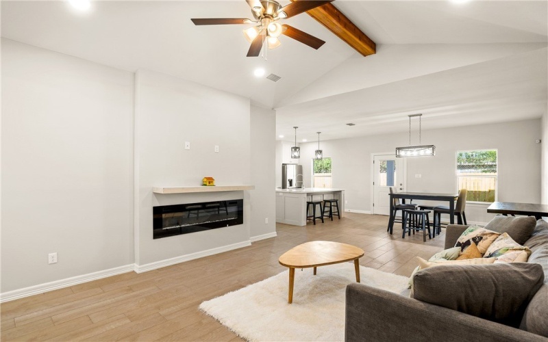 1263 La Esmeralda Drive, Kingsville, TX 78363, 3 Bedrooms Bedrooms, ,2 BathroomsBathrooms,Residential,For Sale,1263 La Esmeralda Drive,0,460010