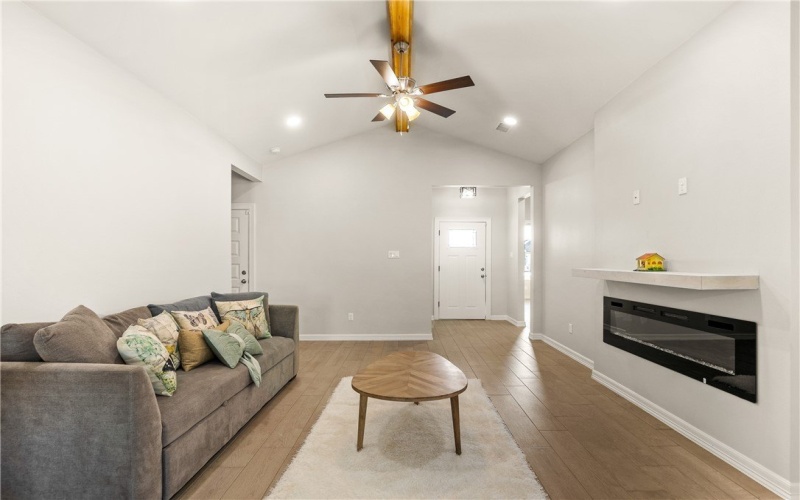 1263 La Esmeralda Drive, Kingsville, TX 78363, 3 Bedrooms Bedrooms, ,2 BathroomsBathrooms,Residential,For Sale,1263 La Esmeralda Drive,0,460010