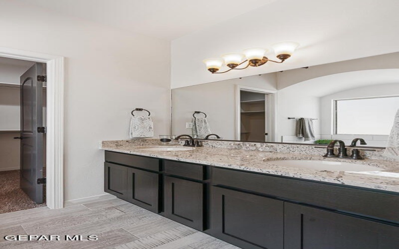 13817 Paseo Bosque Avenue, El Paso, TX 79928, 3 Habitaciones Habitaciones , ,2 BañosBaños,Residential,En Venta,13817 Paseo Bosque Avenue,923811