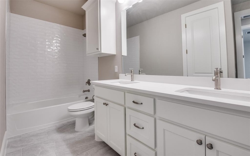 8044 Thomas Crossing, North Richland Hills, TX 76180, 3 Bedrooms Bedrooms, ,2 BathroomsBathrooms,Residential,For Sale,8044 Thomas Crossing,0,20578935