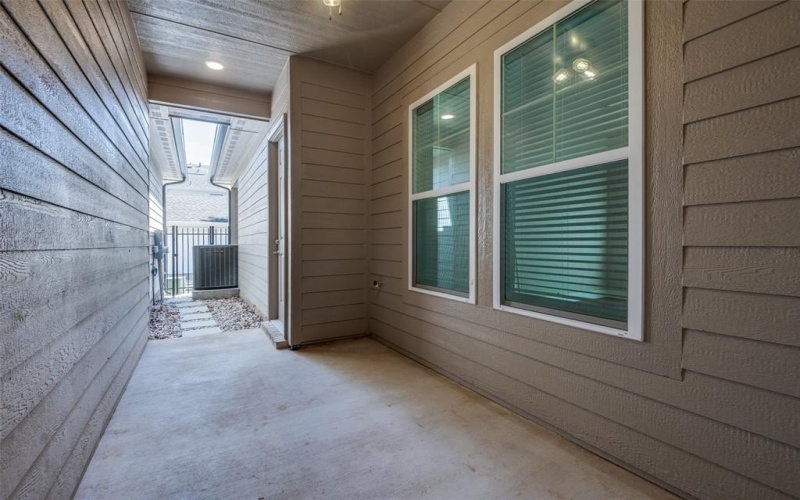 8044 Thomas Crossing, North Richland Hills, TX 76180, 3 Bedrooms Bedrooms, ,2 BathroomsBathrooms,Residential,For Sale,8044 Thomas Crossing,0,20578935
