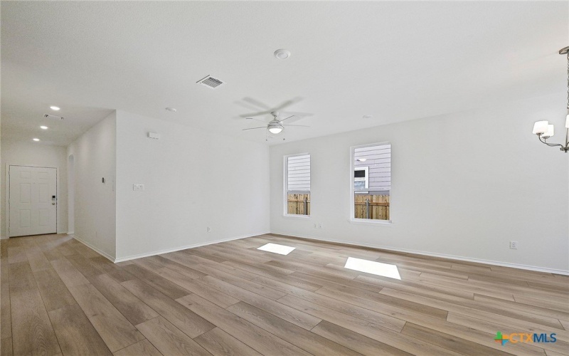 715 Ryan Street, Belton, TX 76513, 3 Habitaciones Habitaciones , ,2 BañosBaños,Residential,En Venta,715 Ryan Street,582119