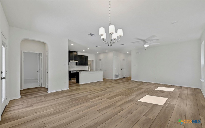 715 Ryan Street, Belton, TX 76513, 3 Habitaciones Habitaciones , ,2 BañosBaños,Residential,En Venta,715 Ryan Street,582119