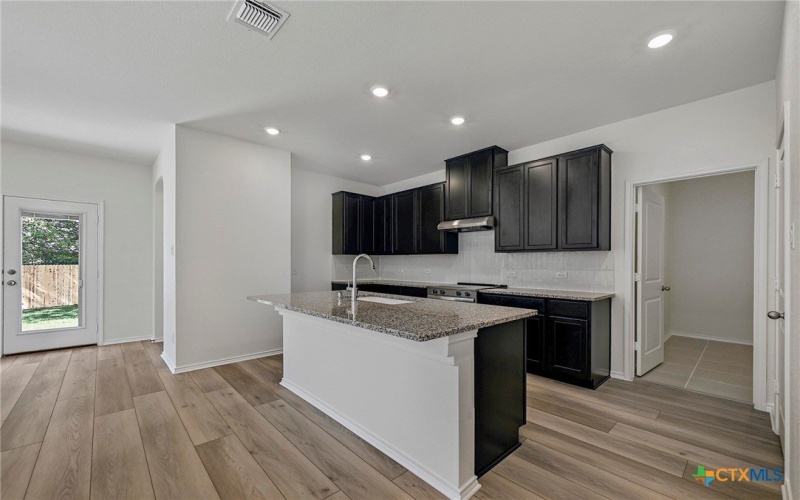 715 Ryan Street, Belton, TX 76513, 3 Habitaciones Habitaciones , ,2 BañosBaños,Residential,En Venta,715 Ryan Street,582119