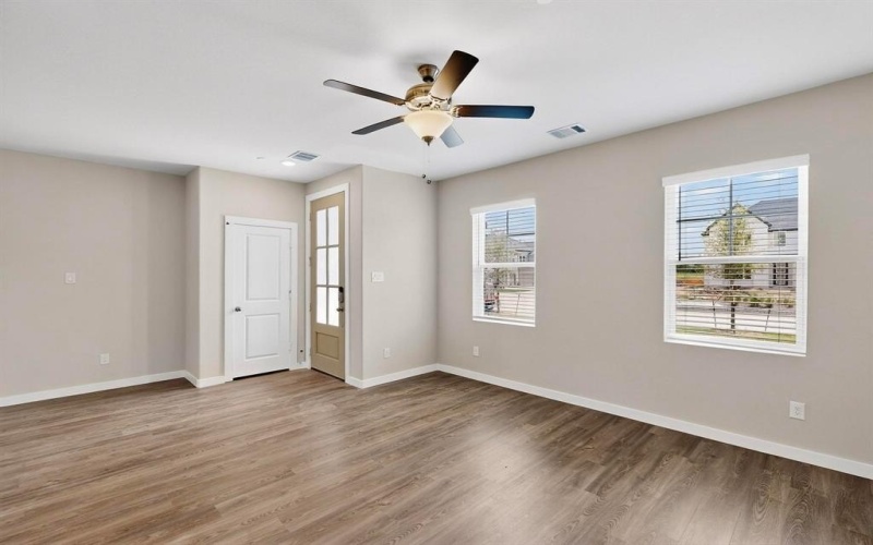 1808 Summer Aura, Mesquite, TX 75181, 3 Bedrooms Bedrooms, ,2 BathroomsBathrooms,Residential,For Sale,1808 Summer Aura,20955735
