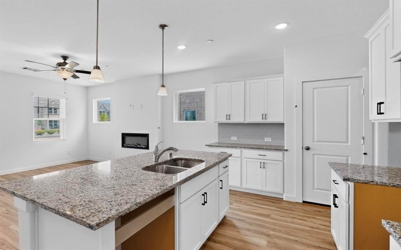 1812 Summer Aura, Mesquite, TX 75181, 3 Bedrooms Bedrooms, ,2 BathroomsBathrooms,Residential,For Sale,1812 Summer Aura,20955773