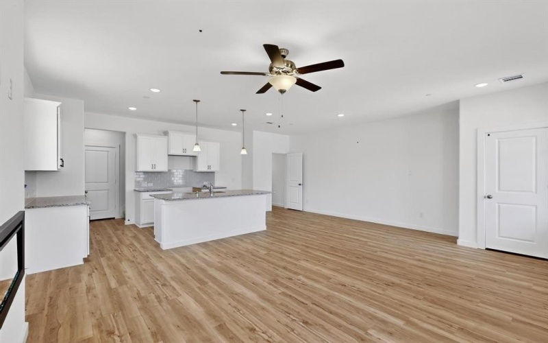 1812 Summer Aura, Mesquite, TX 75181, 3 Bedrooms Bedrooms, ,2 BathroomsBathrooms,Residential,For Sale,1812 Summer Aura,20955773