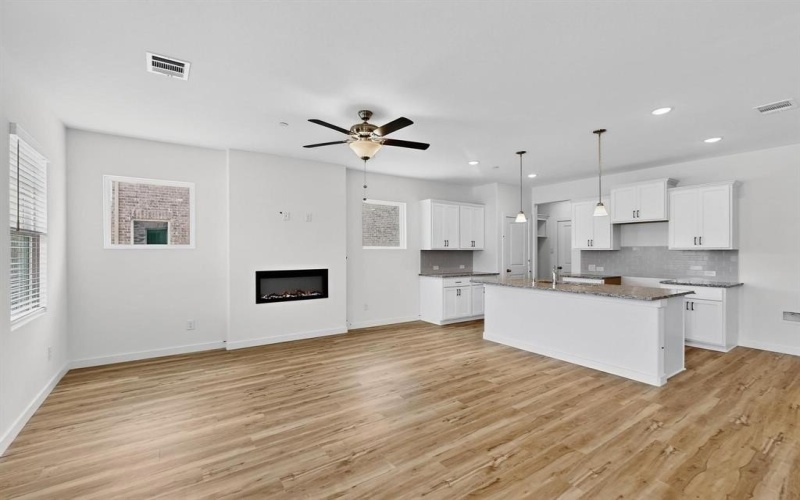 1812 Summer Aura, Mesquite, TX 75181, 3 Bedrooms Bedrooms, ,2 BathroomsBathrooms,Residential,For Sale,1812 Summer Aura,20955773