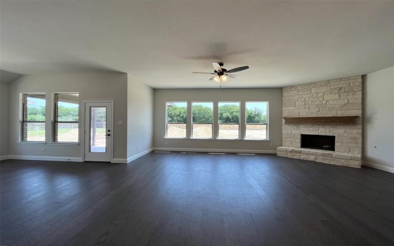 347 Paddle Boat, Granbury, TX 76049, 4 Bedrooms Bedrooms, ,2 BathroomsBathrooms,Residential,For Sale,347 Paddle Boat,20956074