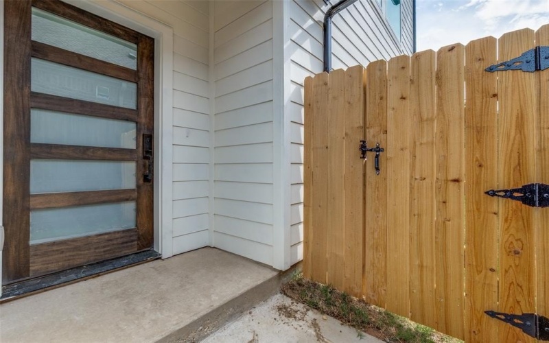 5704 Riverside Drive, Dallas, TX 75235, 2 Habitaciones Habitaciones , ,3 BañosBaños,Residential Multi Family,En Venta,5704 Riverside Drive,20956344
