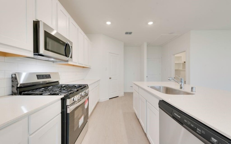 2218 Walden Pond Boulevard, Forney, TX 75126, 3 Habitaciones Habitaciones , ,2 BañosBaños,Residential,En Venta,2218 Walden Pond Boulevard,20956617