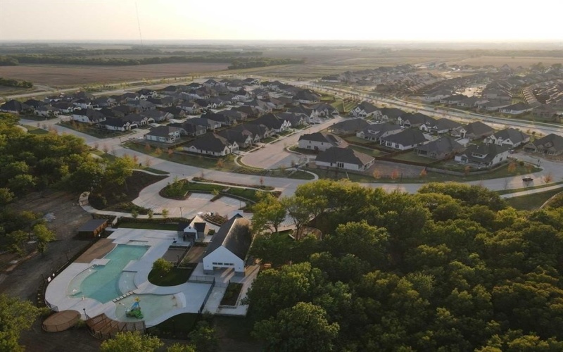1536 Creekside Drive, Van Alstyne, TX 75495, 3 Bedrooms Bedrooms, ,2 BathroomsBathrooms,Residential,For Sale,1536 Creekside Drive,20956678