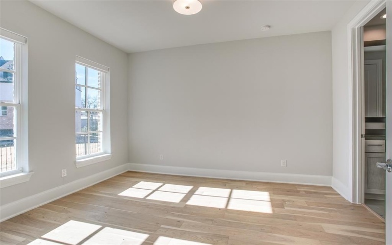 4645 New Water Lane, Dallas, TX 75219, 3 Habitaciones Habitaciones , ,3 BañosBaños,Residential,En Venta,4645 New Water Lane,20956819