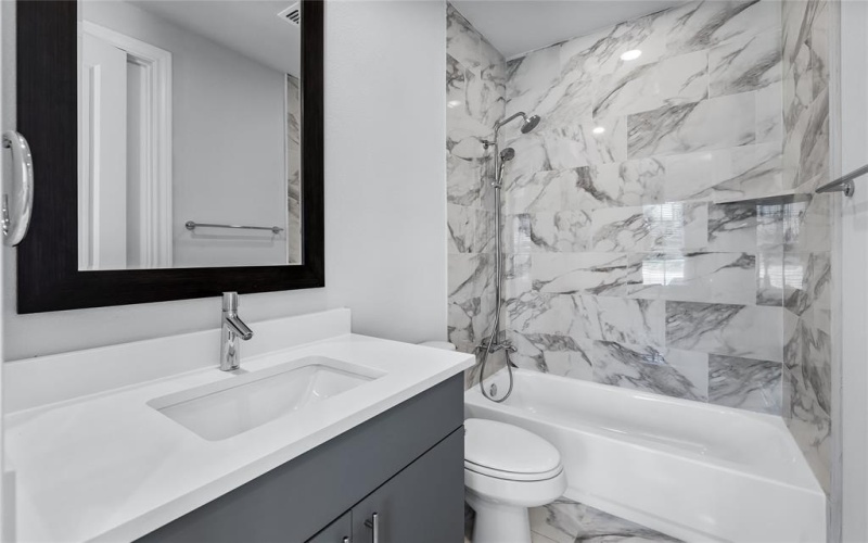 4645 New Water Lane, Dallas, TX 75219, 3 Habitaciones Habitaciones , ,3 BañosBaños,Residential,En Venta,4645 New Water Lane,20956819
