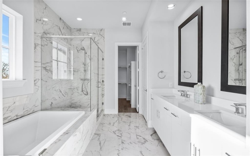 4645 New Water Lane, Dallas, TX 75219, 3 Habitaciones Habitaciones , ,3 BañosBaños,Residential,En Venta,4645 New Water Lane,20956819