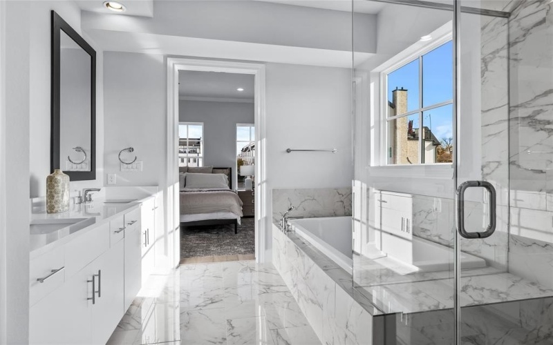 4645 New Water Lane, Dallas, TX 75219, 3 Habitaciones Habitaciones , ,3 BañosBaños,Residential,En Venta,4645 New Water Lane,20956819