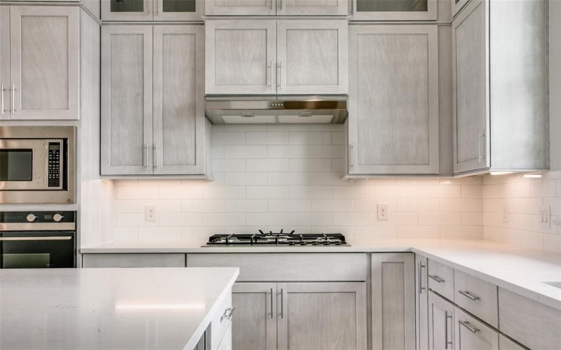 4645 New Water Lane, Dallas, TX 75219, 3 Habitaciones Habitaciones , ,3 BañosBaños,Residential,En Venta,4645 New Water Lane,20956819