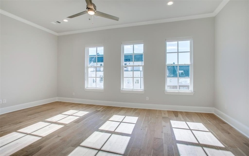 4645 New Water Lane, Dallas, TX 75219, 3 Habitaciones Habitaciones , ,3 BañosBaños,Residential,En Venta,4645 New Water Lane,20956819