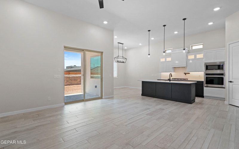 13901 Summer Hail Avenue, El Paso, TX 79928, 4 Bedrooms Bedrooms, ,3 BathroomsBathrooms,Residential,For Sale,13901 Summer Hail Avenue,923871