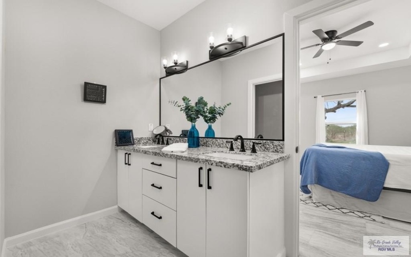 112 REPUBLIC CIR, SAN BENITO, TX 78586, 3 Habitaciones Habitaciones , ,2 BañosBaños,Residential,En Venta,112 REPUBLIC CIR,29765716