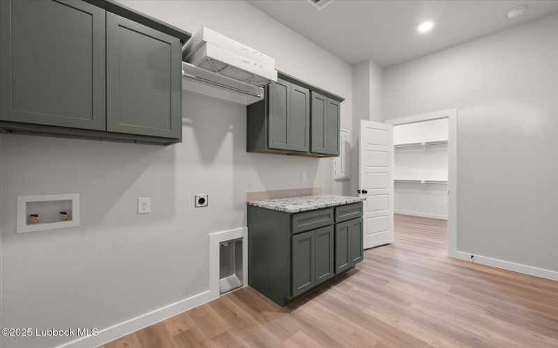 7005 18th Place, Lubbock, TX 79416, 4 Bedrooms Bedrooms, ,3 BathroomsBathrooms,Residential,For Sale,7005 18th Place,202555755