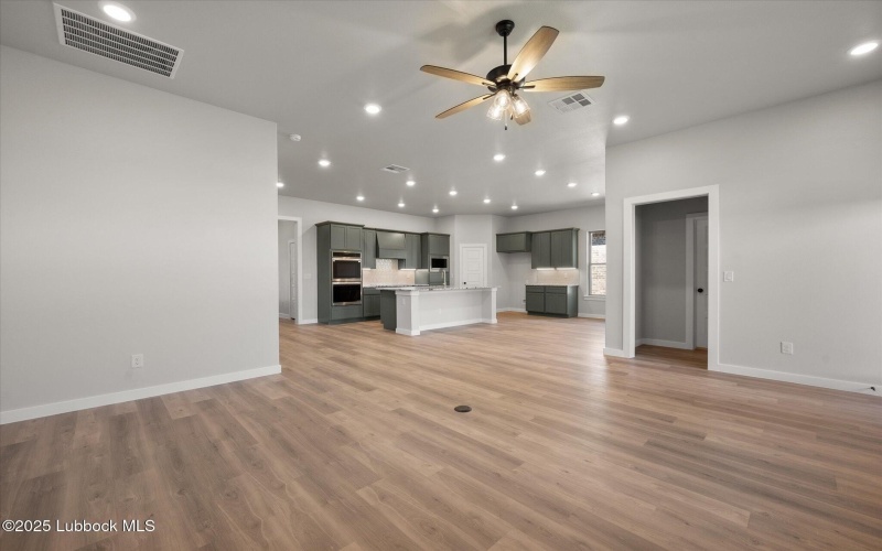 7005 18th Place, Lubbock, TX 79416, 4 Bedrooms Bedrooms, ,3 BathroomsBathrooms,Residential,For Sale,7005 18th Place,202555755