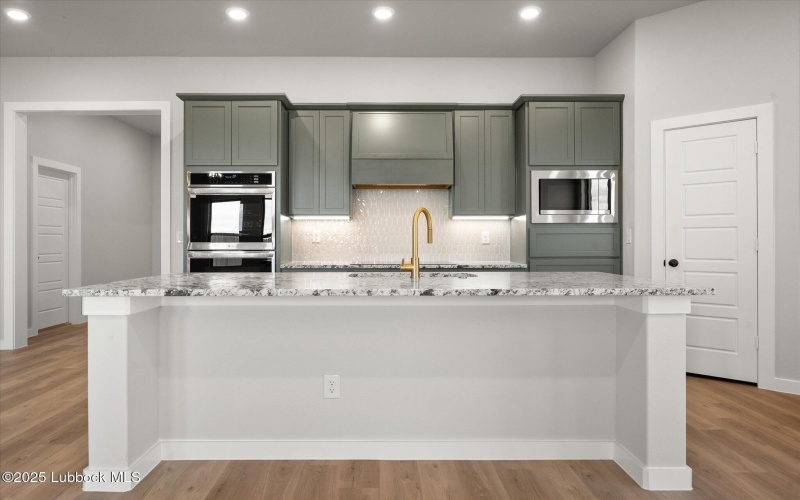 7005 18th Place, Lubbock, TX 79416, 4 Bedrooms Bedrooms, ,3 BathroomsBathrooms,Residential,For Sale,7005 18th Place,202555755