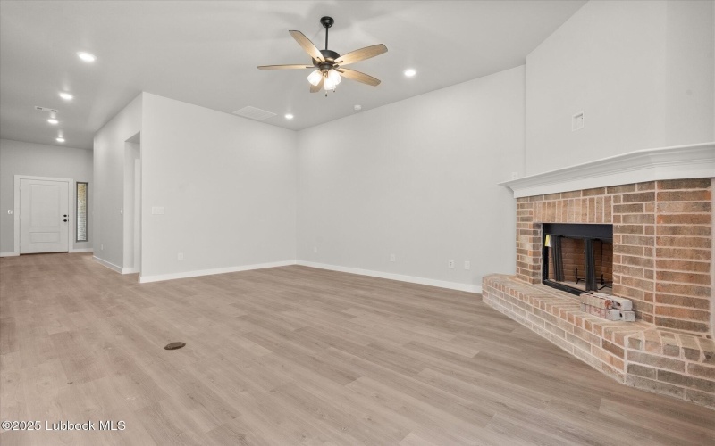 7003 18th Place, Lubbock, TX 79416, 4 Bedrooms Bedrooms, ,2 BathroomsBathrooms,Residential,For Sale,7003 18th Place,202555761