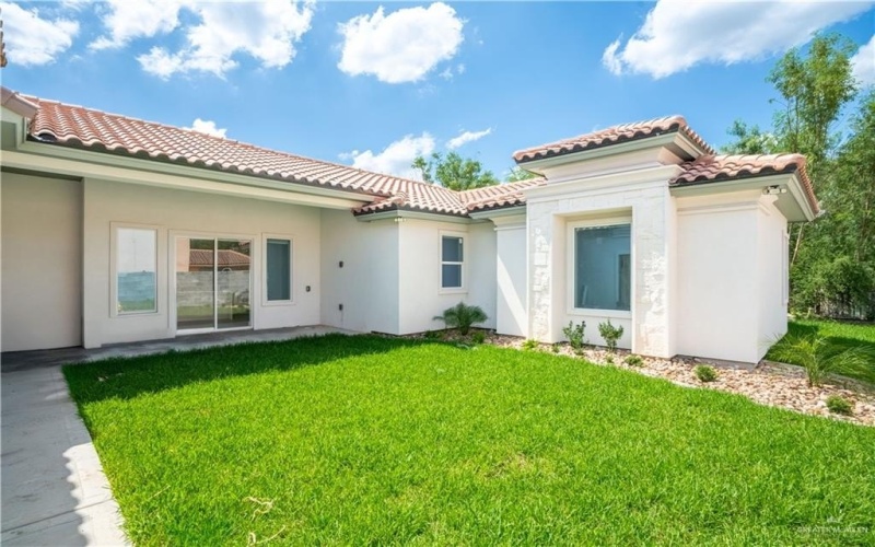 2607 Cottonwood Street, Mission, TX 78574, 4 Bedrooms Bedrooms, ,5 BathroomsBathrooms,Residential,For Sale,2607 Cottonwood Street,472973