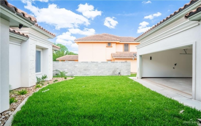 2607 Cottonwood Street, Mission, TX 78574, 4 Bedrooms Bedrooms, ,5 BathroomsBathrooms,Residential,For Sale,2607 Cottonwood Street,472973