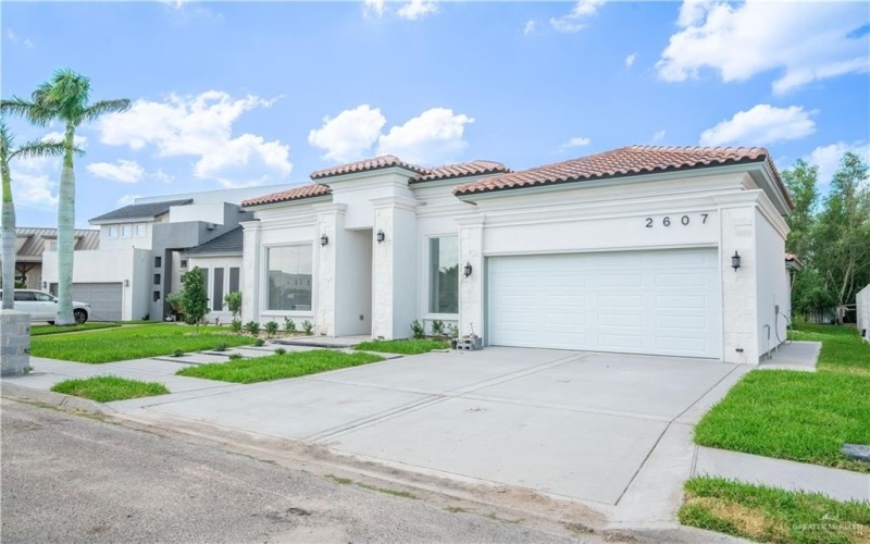 2607 Cottonwood Street, Mission, TX 78574, 4 Bedrooms Bedrooms, ,5 BathroomsBathrooms,Residential,For Sale,2607 Cottonwood Street,472973