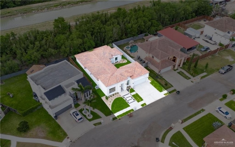 2607 Cottonwood Street, Mission, TX 78574, 4 Bedrooms Bedrooms, ,5 BathroomsBathrooms,Residential,For Sale,2607 Cottonwood Street,472973