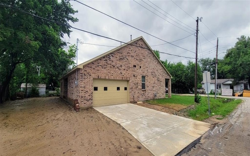 1305 Dewberry Drive, Wilmer, TX 75172, 3 Bedrooms Bedrooms, ,2 BathroomsBathrooms,Residential,For Sale,1305 Dewberry Drive,0,20955618