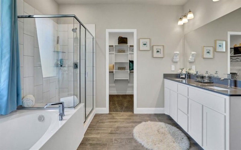 303 LIBBY Lane, Mansfield, TX 76063, 4 Habitaciones Habitaciones , ,2 BañosBaños,Residential,En Venta,303 LIBBY Lane,20956759