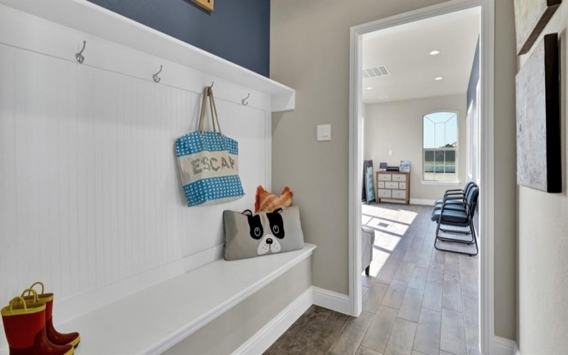 303 LIBBY Lane, Mansfield, TX 76063, 4 Habitaciones Habitaciones , ,2 BañosBaños,Residential,En Venta,303 LIBBY Lane,20956759