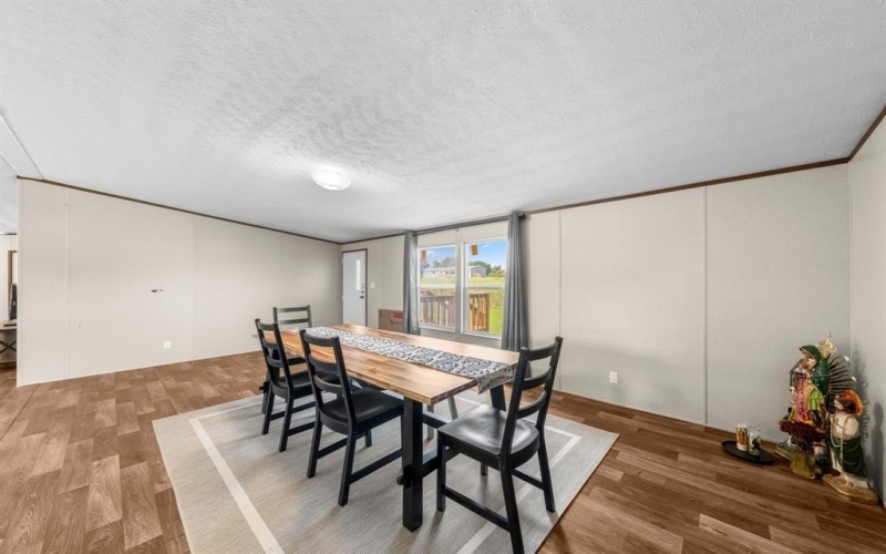 562 VZ COUNTY ROAD 1220, Grand Saline, TX 75140, 4 Habitaciones Habitaciones , ,2 BañosBaños,Residential,En Venta,562 VZ COUNTY ROAD 1220,20957993