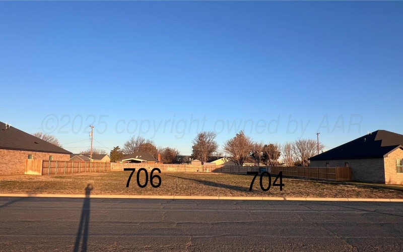 706 Columbia Drive, Hereford, TX 79045, 4 Habitaciones Habitaciones , ,2 BañosBaños,Residential,En Venta,706 Columbia Drive,25-2387