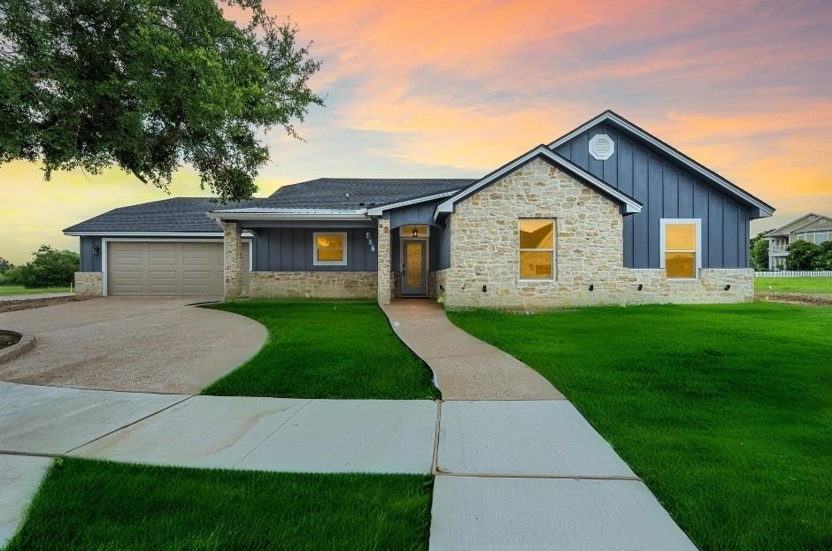 407 Charleston Park, Woodway, TX 76712, 3 Bedrooms Bedrooms, ,2 BathroomsBathrooms,Residential,For Sale,407 Charleston Park,20956988
