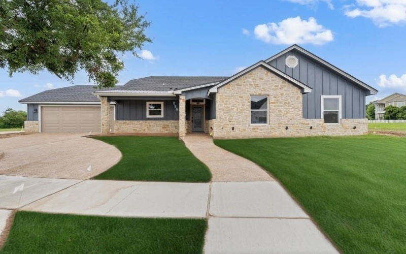 407 Charleston Park, Woodway, TX 76712, 3 Bedrooms Bedrooms, ,2 BathroomsBathrooms,Residential,For Sale,407 Charleston Park,20956988
