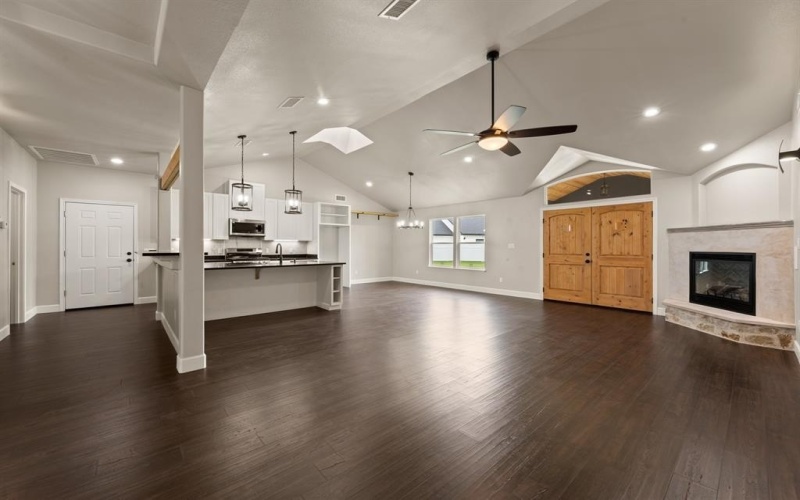 407 Charleston Park, Woodway, TX 76712, 3 Bedrooms Bedrooms, ,2 BathroomsBathrooms,Residential,For Sale,407 Charleston Park,20956988